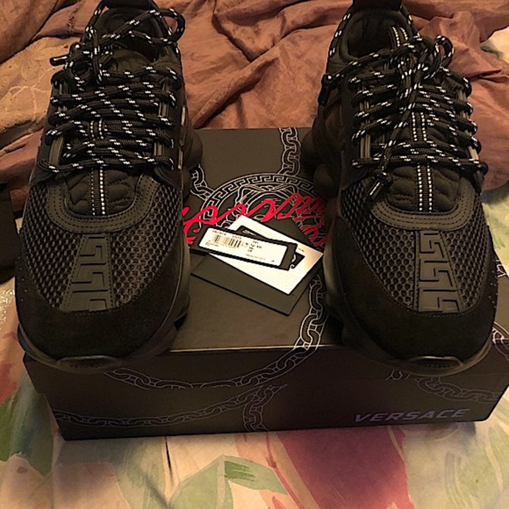 Versace chain reactions